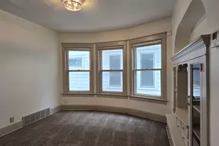 3726 W Dorothy Pl, Milwaukee, WI 53215 - Photo 7