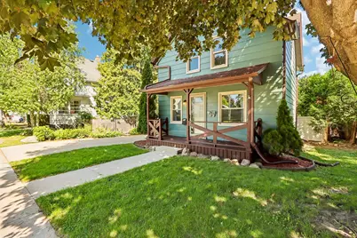 438  Pleasant Ave, Hartford, WI 53027 - Photo 3