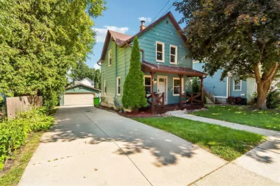 438  Pleasant Ave, Hartford, WI 53027 - Photo 1