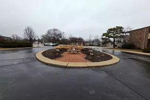 425 W Willow Ct, Fox Point, WI 53217 - Photo 19