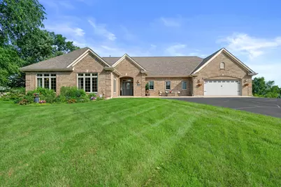 S94W23620  Kunzendorf Ct, Vernon, WI 53103 - Photo 3