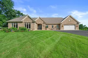 S94W23620 Kunzendorf Ct, Vernon, WI 53103 - Photo 3