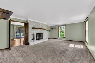 7 Sprucewood Ct, Racine, WI 53402 - Photo 5