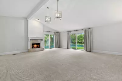 2212 W Sunnydale Ln, Mequon, WI 53092 - Photo 27