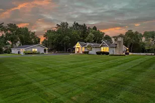 2212 W Sunnydale Ln, Mequon, WI 53092 - Photo 89