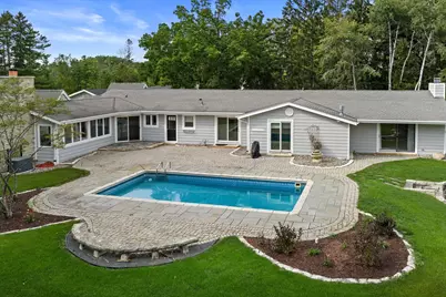 2212 W Sunnydale Ln, Mequon, WI 53092 - Photo 59