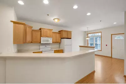 17835 W Radam Dr #17835, New Berlin, WI 53146 - Photo 5