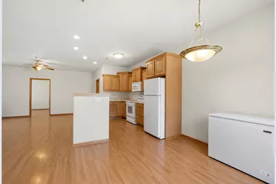 17835 W Radam Dr #17835, New Berlin, WI 53146 - Photo 3