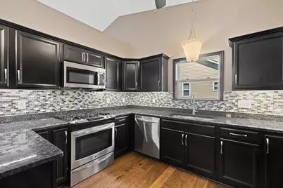 204  Oak Hill Cir, Racine, WI 53105 - Photo 7