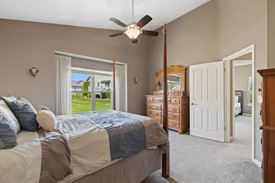204  Oak Hill Cir, Racine, WI 53105 - Photo 23