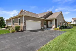 204 Oak Hill Cir, Racine, WI 53105 - Photo 17