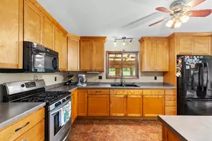 W293S3017 Ancestral Dr, Genesee, WI 53188 - Photo 15