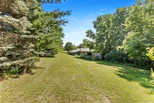 W293S3017 Ancestral Dr, Genesee, WI 53188 - Photo 9