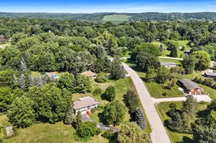 W293S3017 Ancestral Dr, Genesee, WI 53188 - Photo 7