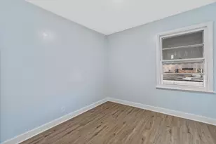 2101 W Fairmount Ave, Milwaukee, WI 53209 - Photo 11