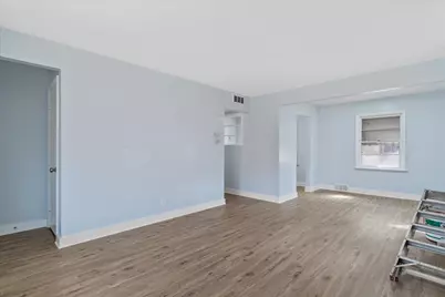 2101 W Fairmount Ave, Milwaukee, WI 53209 - Photo 3