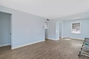 2101 W Fairmount Ave, Milwaukee, WI 53209 - Photo 3