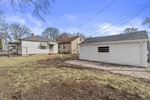 2101 W Fairmount Ave, Milwaukee, WI 53209 - Photo 21