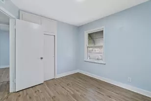 2101 W Fairmount Ave, Milwaukee, WI 53209 - Photo 13