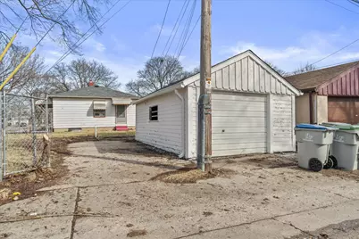 2101 W Fairmount Ave, Milwaukee, WI 53209 - Photo 23