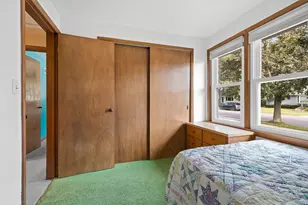 1310 Fairmont Ln, Manitowoc, WI 54220 - Photo 17