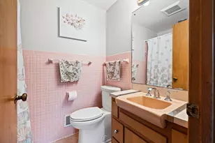 1310 Fairmont Ln, Manitowoc, WI 54220 - Photo 9
