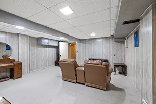 1310 Fairmont Ln, Manitowoc, WI 54220 - Photo 43