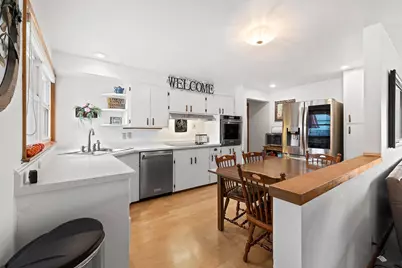 1310  Fairmont Ln, Manitowoc, WI 54220 - Photo 3