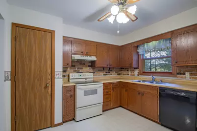 1068  Kiewert St, Watertown, WI 53098 - Photo 15