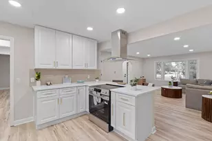 1100 97th St, Pleasant Prairie, WI 53158 - Photo 5