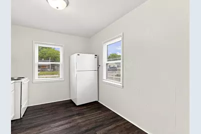 904  Raton Ct, Manitowoc, WI 54220 - Photo 5