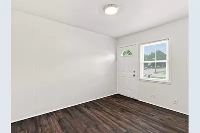 904  Raton Ct, Manitowoc, WI 54220 - Photo 7