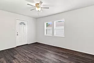 904 Raton Ct, Manitowoc, WI 54220 - Photo 3