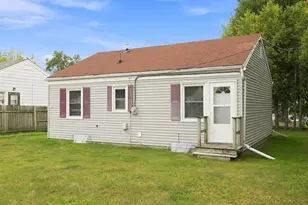 904 Raton Ct, Manitowoc, WI 54220 - Photo 13