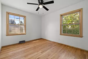 3223 W Birchwood Ave, Milwaukee, WI 53221 - Photo 19