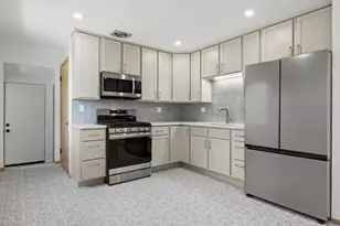 3223 W Birchwood Ave, Milwaukee, WI 53221 - Photo 7