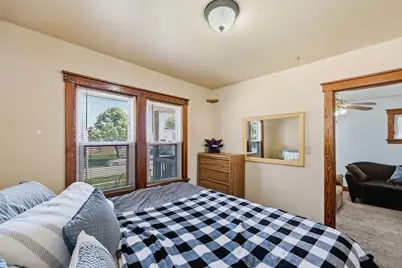 1357 S 90th St, West Allis, WI 53214 - Photo 9