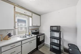 1357 S 90th St, West Allis, WI 53214 - Photo 7
