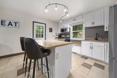 6804  Maple Ter, Wauwatosa, WI 53213 - Photo 13
