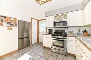1513 Blakewood Ct, South Milwaukee, WI 53172 - Photo 17
