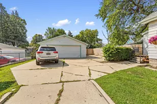 8625 W Lapham St, West Allis, WI 53214 - Photo 21