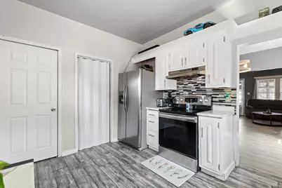8625 W Lapham St, West Allis, WI 53214 - Photo 9