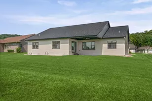 2910 Beyer Rd, Holmen, WI 54636 - Photo 37