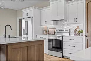 2910 Beyer Rd, Holmen, WI 54636 - Photo 9