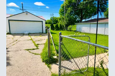 3143 S 99th St, Milwaukee, WI 53227 - Photo 5