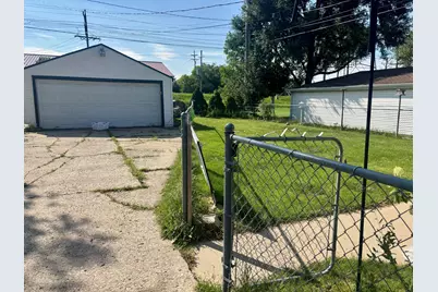 3143 S 99th St, Milwaukee, WI 53227 - Photo 5