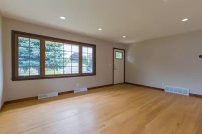 5303 W Wilbur Ave, Greenfield, WI 53220 - Photo 7