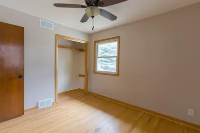 5303 W Wilbur Ave, Greenfield, WI 53220 - Photo 15