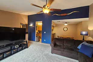 W169N11054 Ashbury Ln, Germantown, WI 53022 - Photo 3