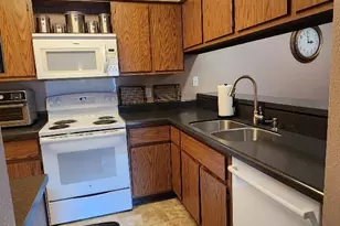 W169N11054 Ashbury Ln, Germantown, WI 53022 - Photo 9